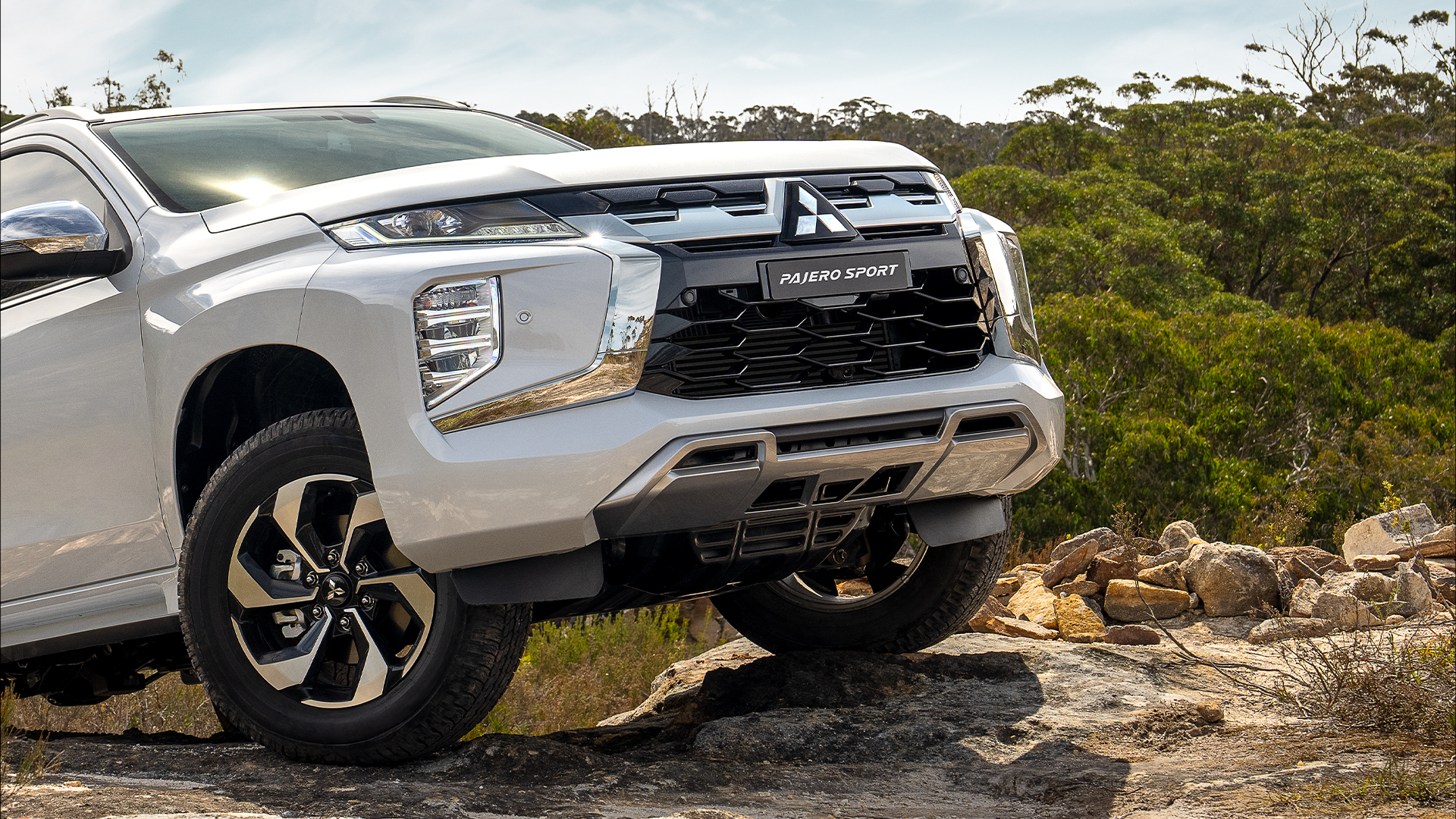 2025_Pajero_Lifestyle_04